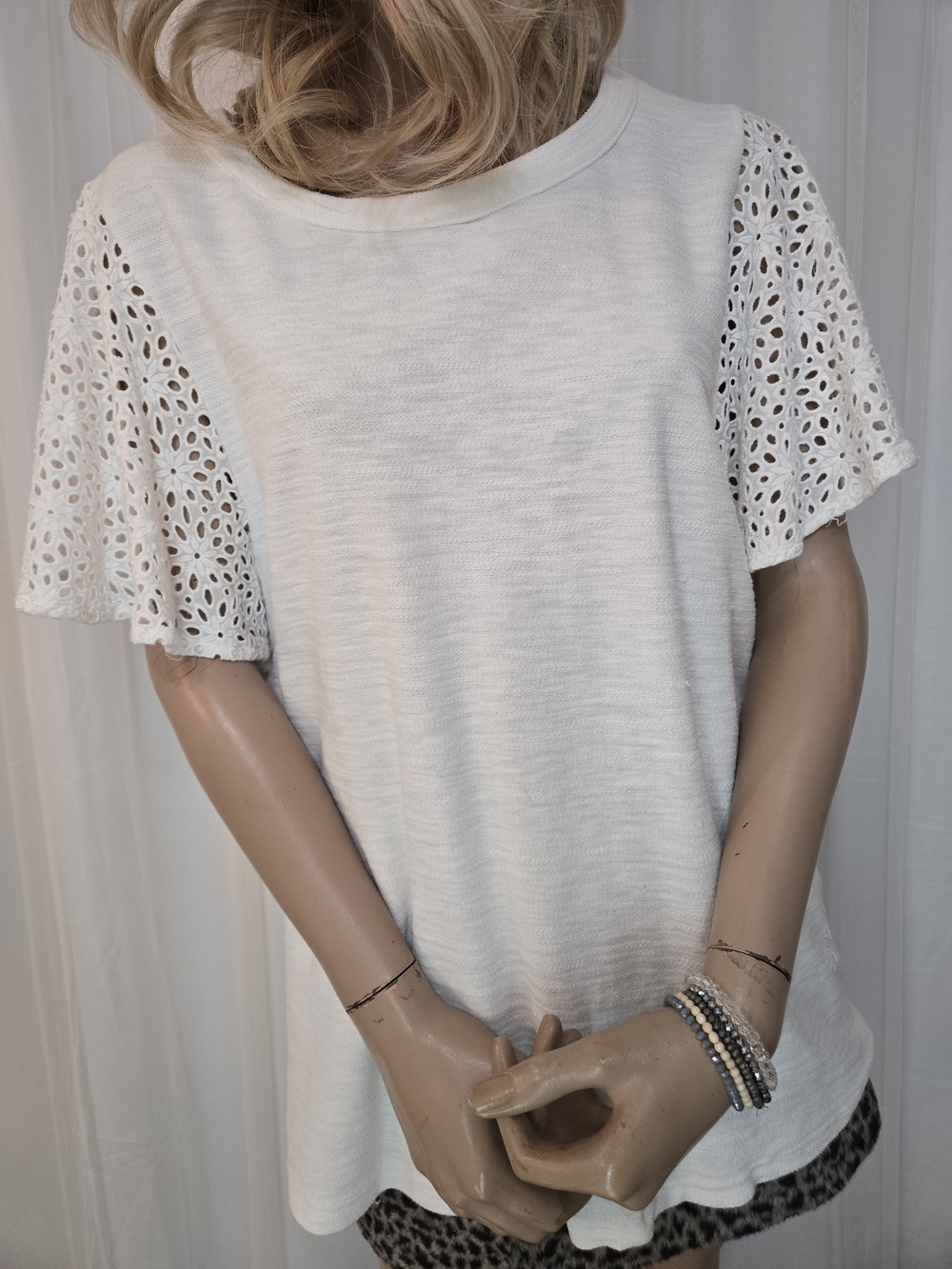 Doe & Rae White Eyelet Flutter Sleeve Tee